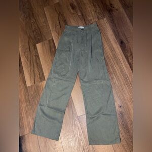 Reformation women’s Sage Green pants size 2